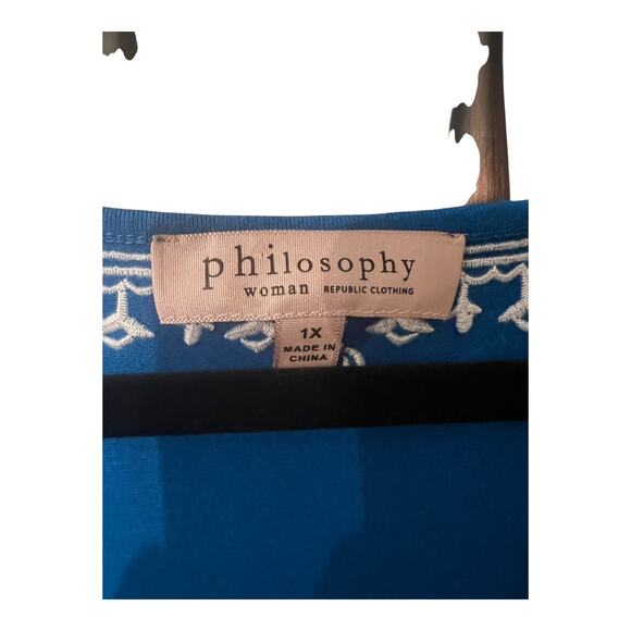 Philosophy Blue Tunic with White Embroidery Size 1X Boho Peasant Style Top - Picture 3 of 7